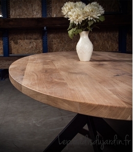 Table ovale en chêne avec pied mikado en acier noir