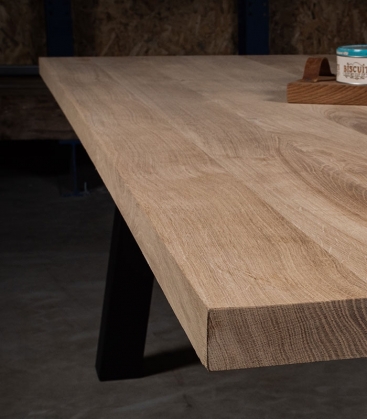 Table à manger rectangulaire en bois avec pied en acier modèle 254