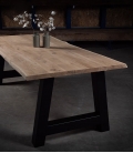 Table rectangulaire en chêne non délignée avec pied tréteau en acier noir
