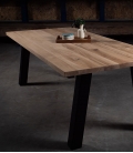 Table rectangulaire en bois avec pied trapèze en acier