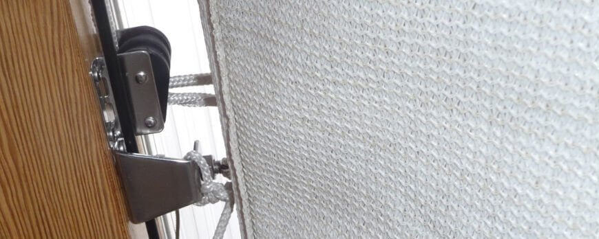 Tout savoir sur le store pour pergola horizontal Nesling Coolfit